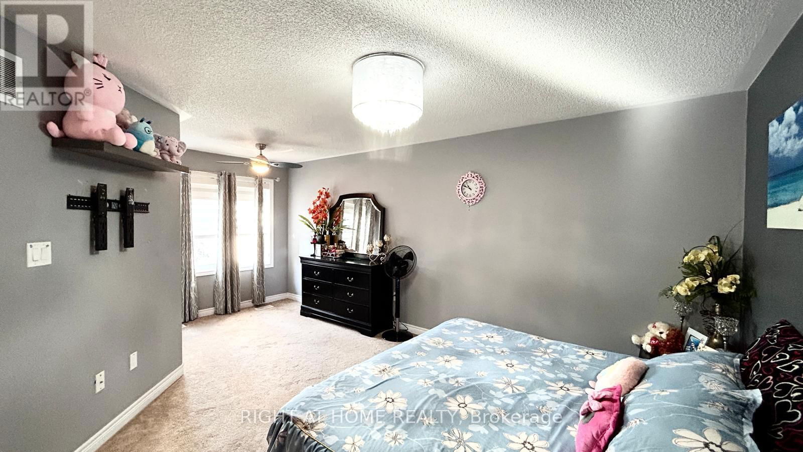 10 PEARCEY CRESCENT Image 13