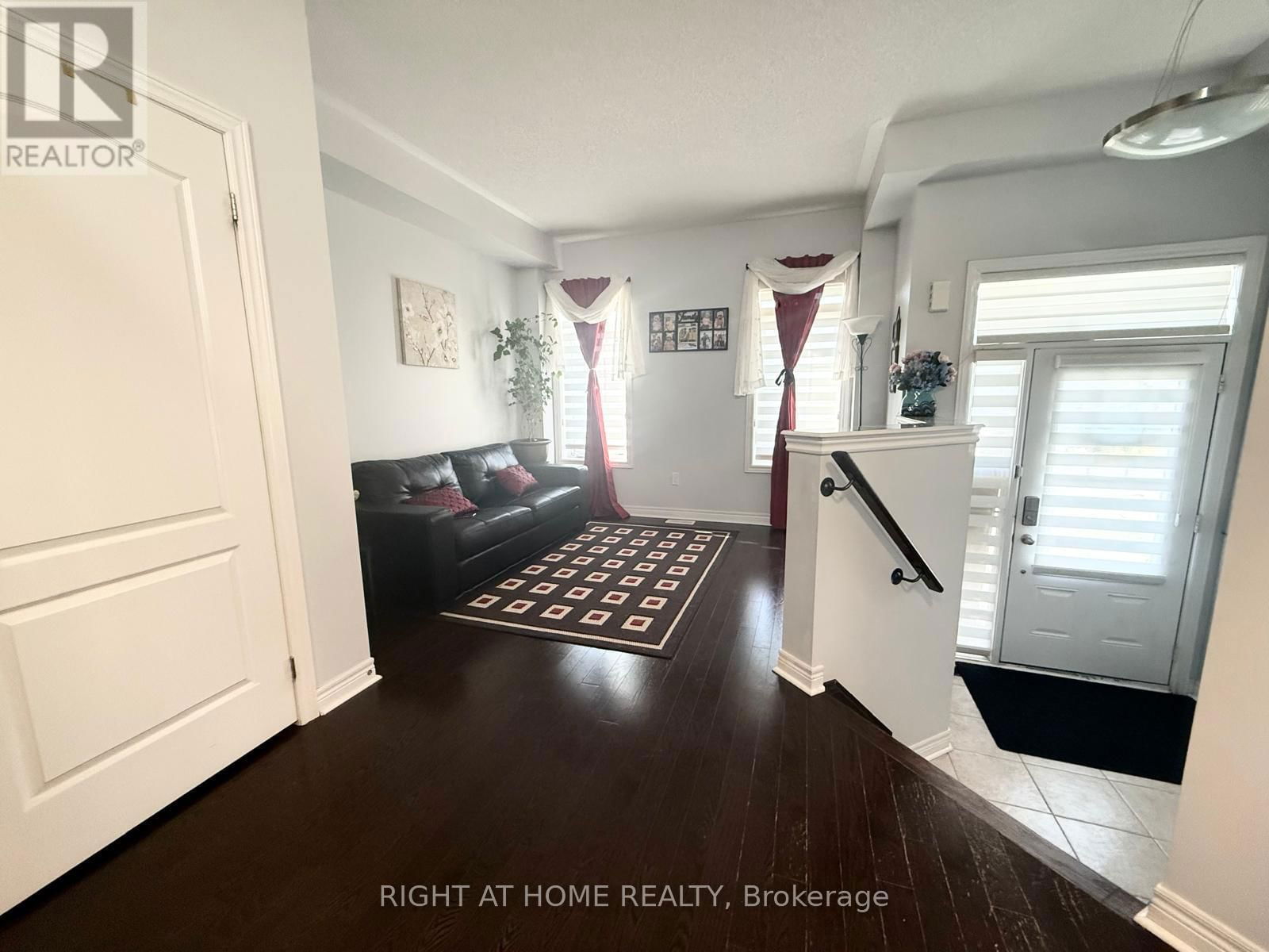 10 PEARCEY CRESCENT Image 3