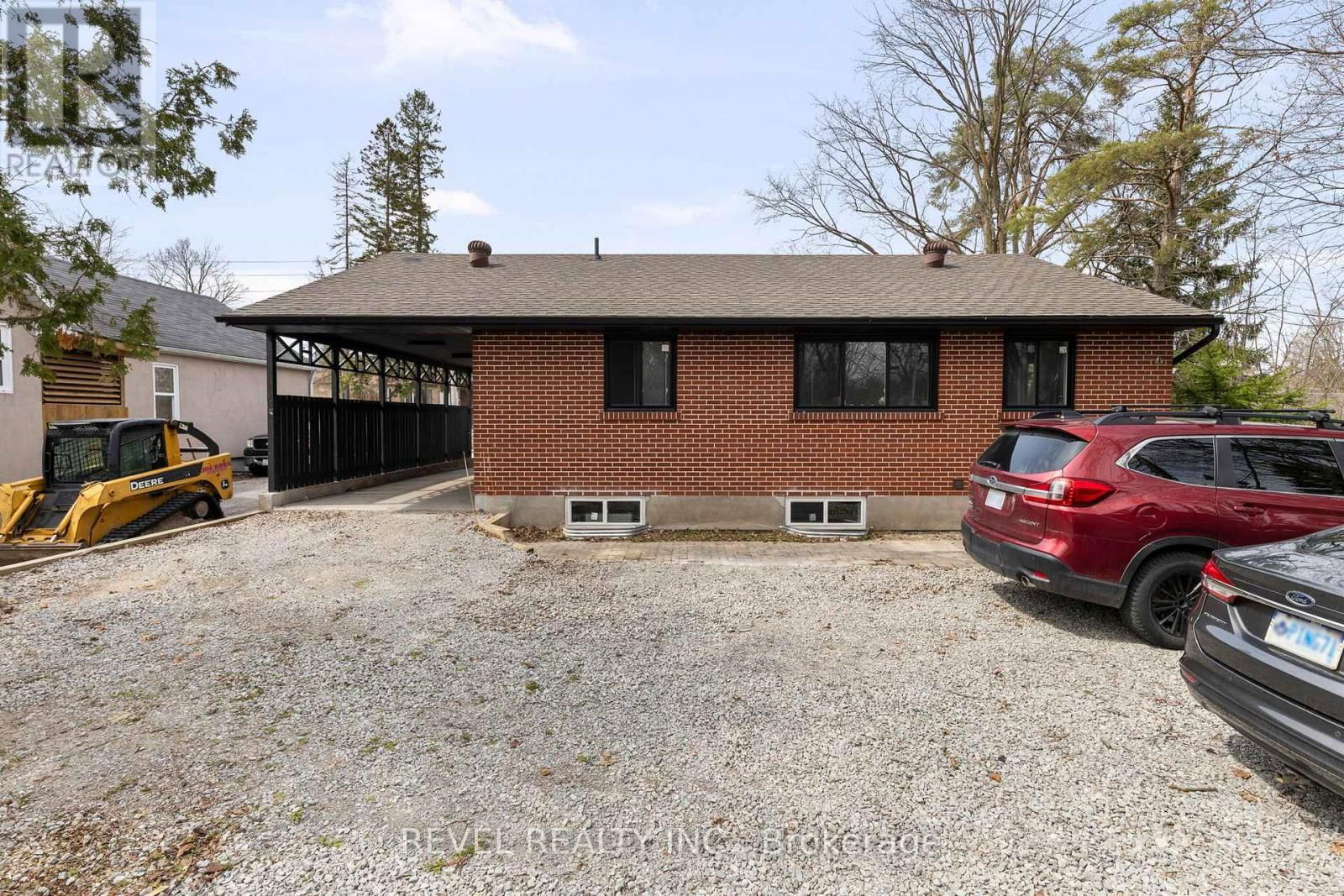 99 WELLINGSTON STREET EAST Image 40