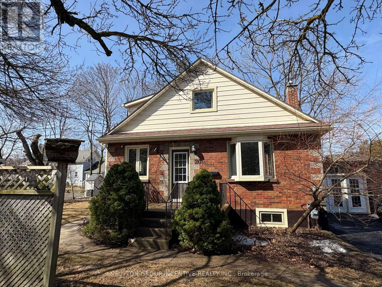 Upper - 20 BAYVIEW DRIVE Image 1