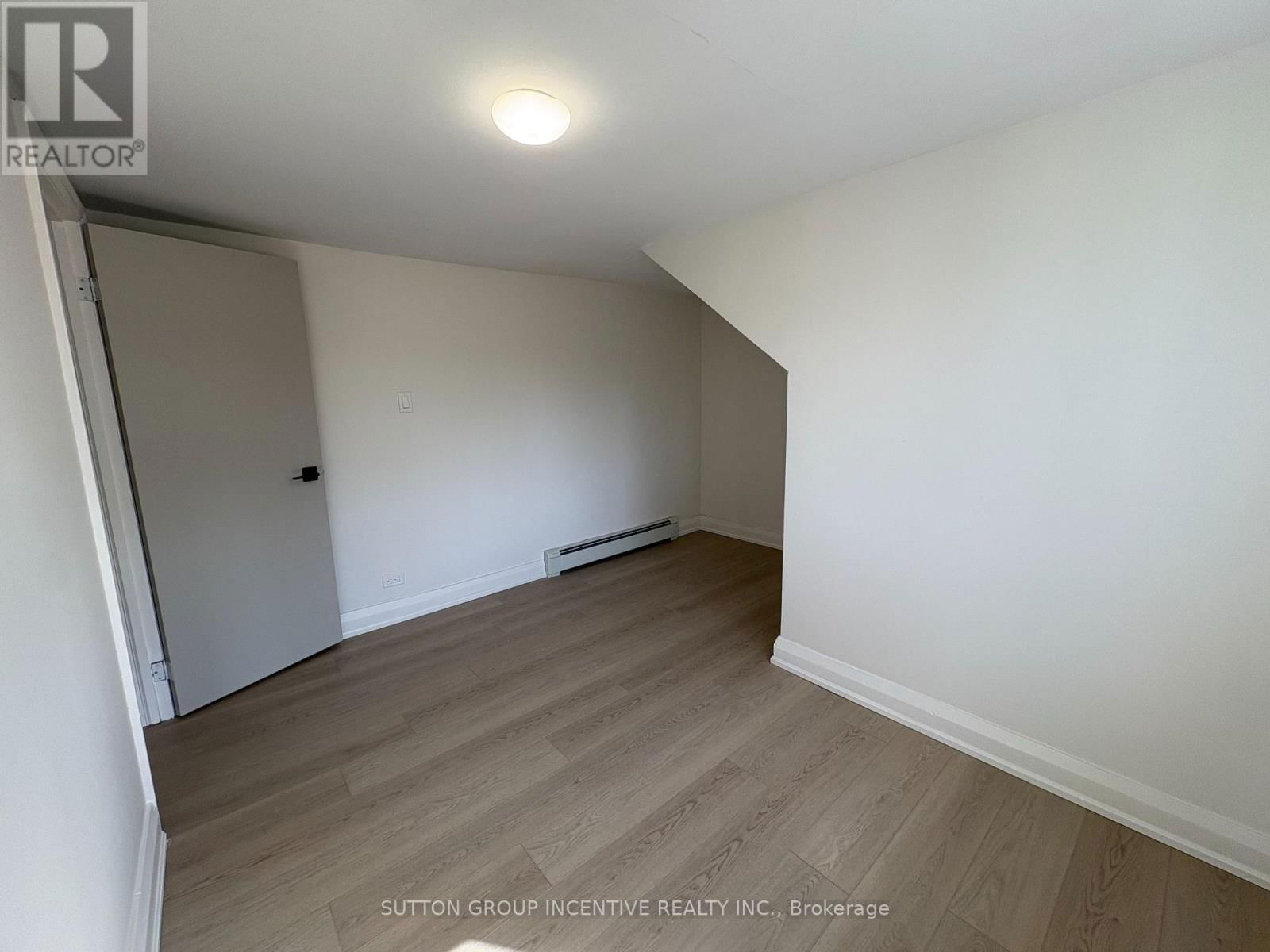 Upper - 20 BAYVIEW DRIVE Image 12