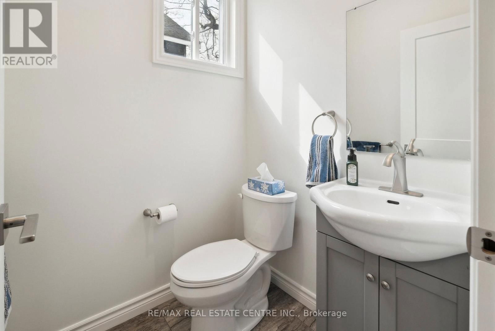144 MEMORIAL AVENUE Image 10