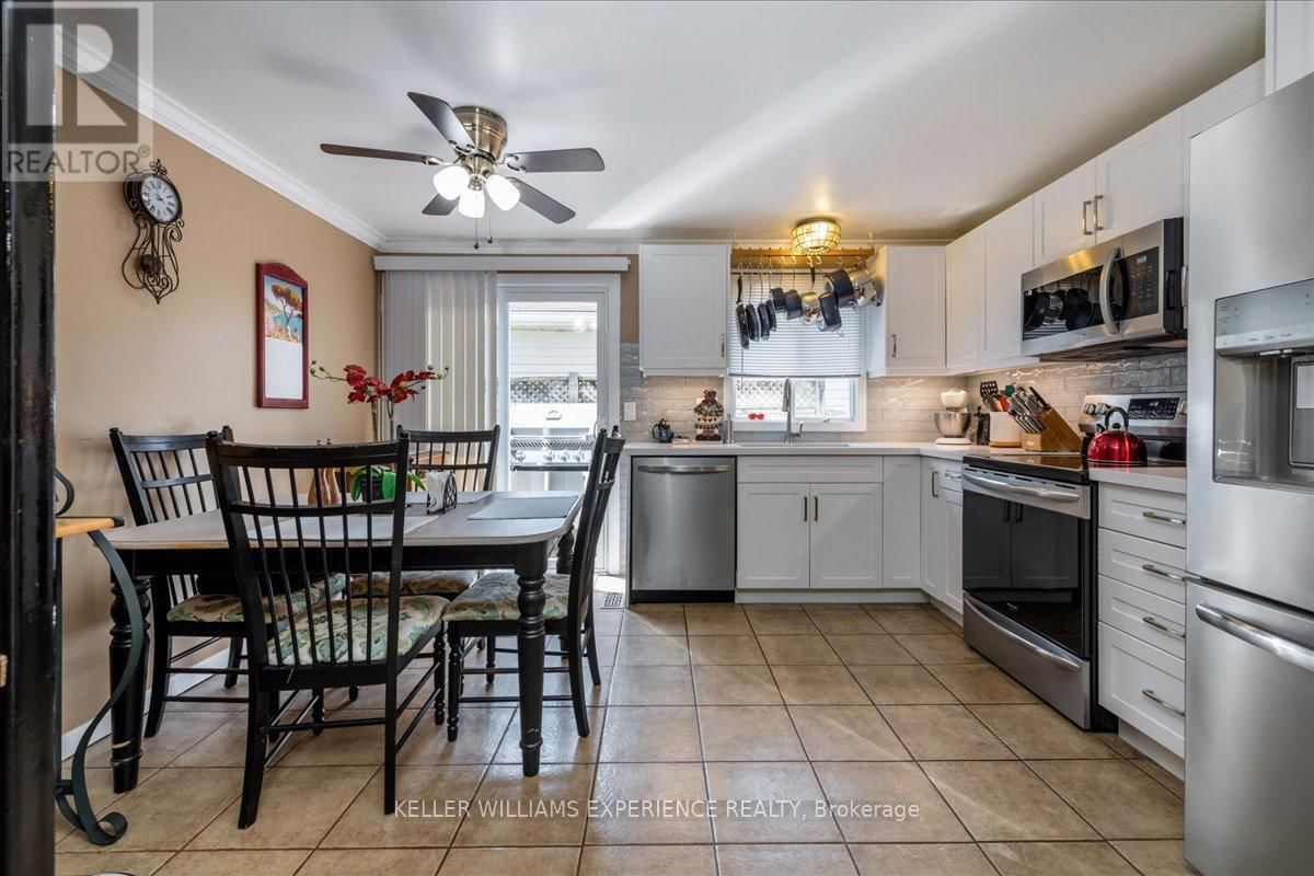 92 HICKLING TRAIL Image 10