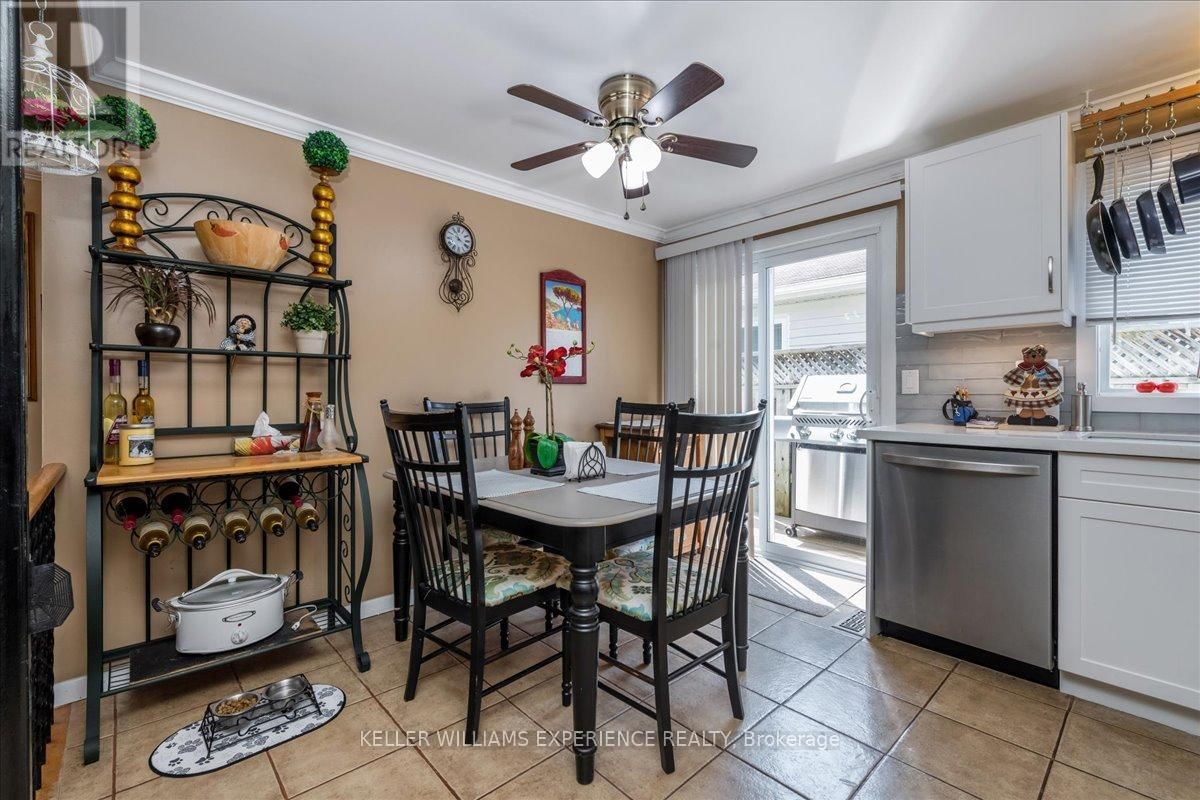 92 HICKLING TRAIL Image 11