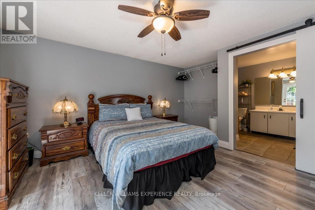 92 HICKLING TRAIL Image 17
