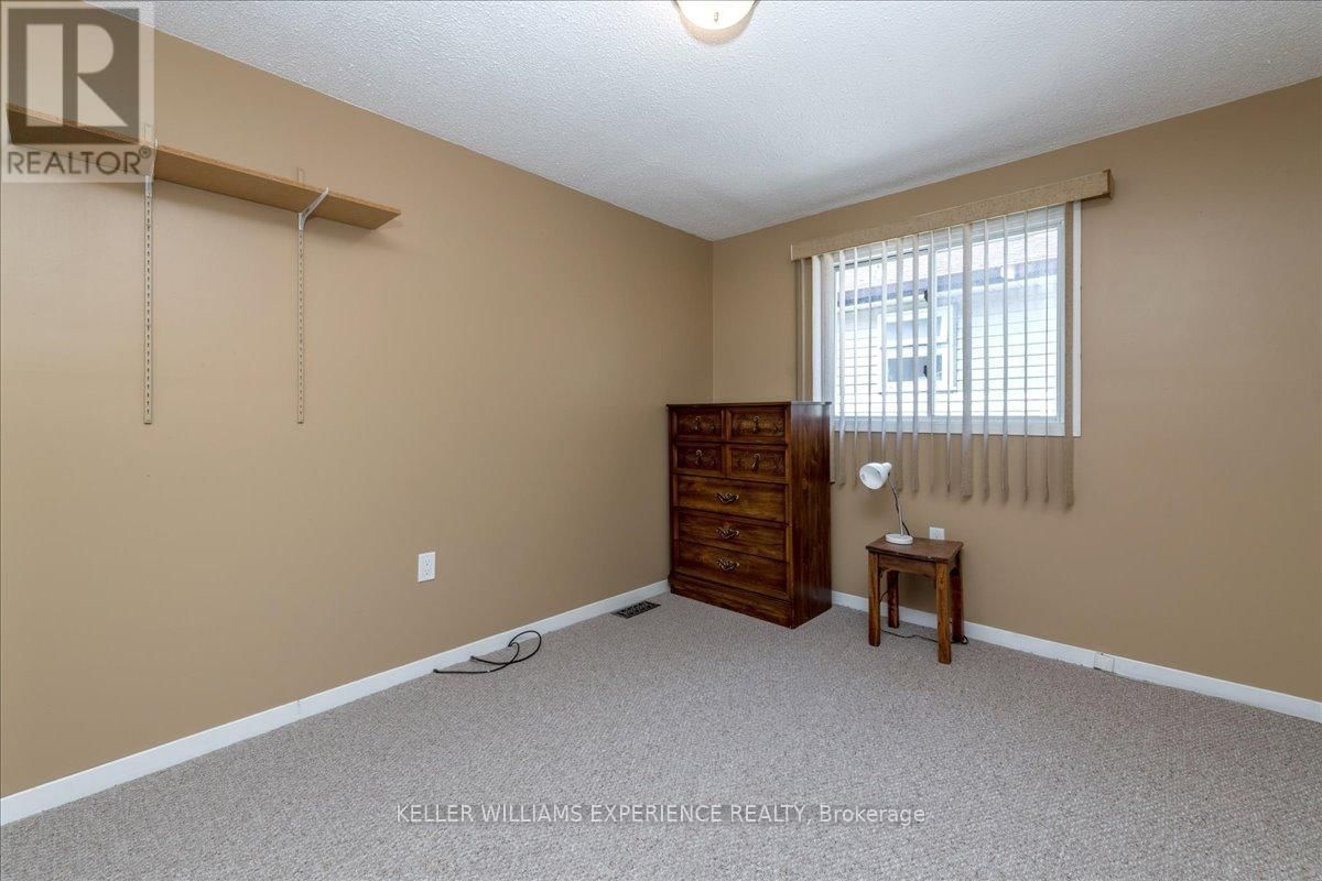 92 HICKLING TRAIL Image 20