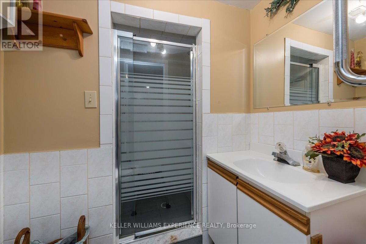92 HICKLING TRAIL Image 24
