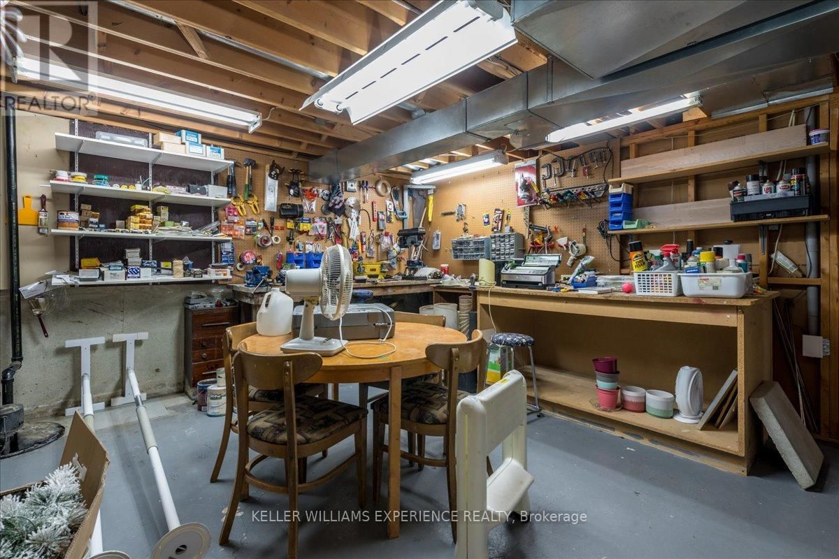 92 HICKLING TRAIL Image 26