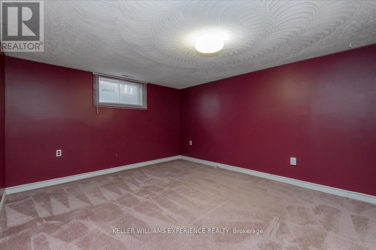 92 HICKLING TRAIL Image 27