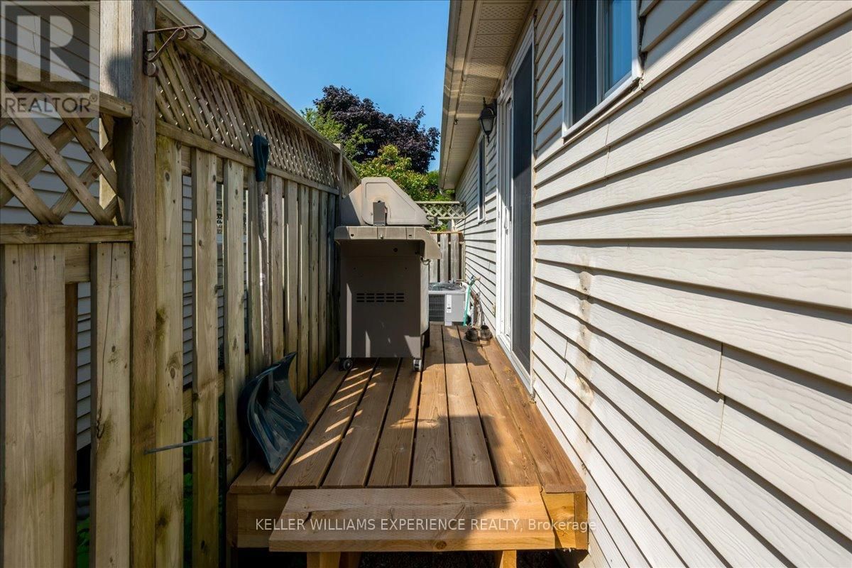92 HICKLING TRAIL Image 28