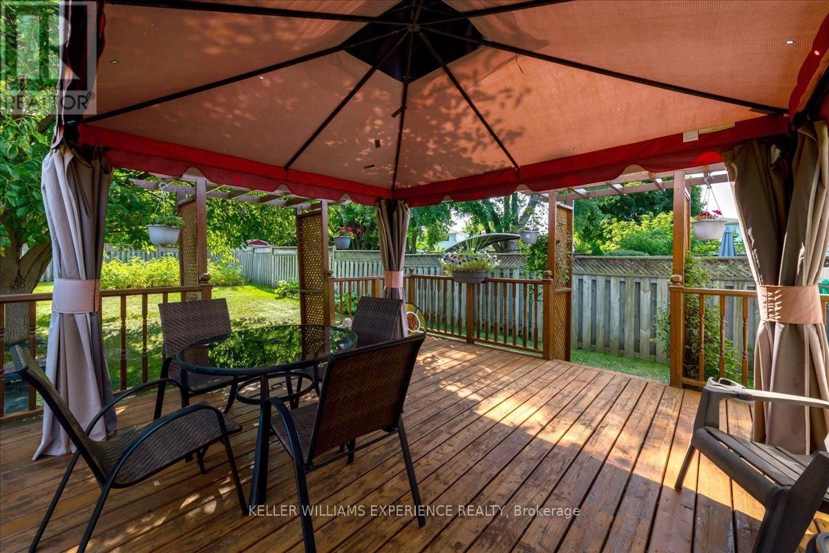 92 HICKLING TRAIL Image 31