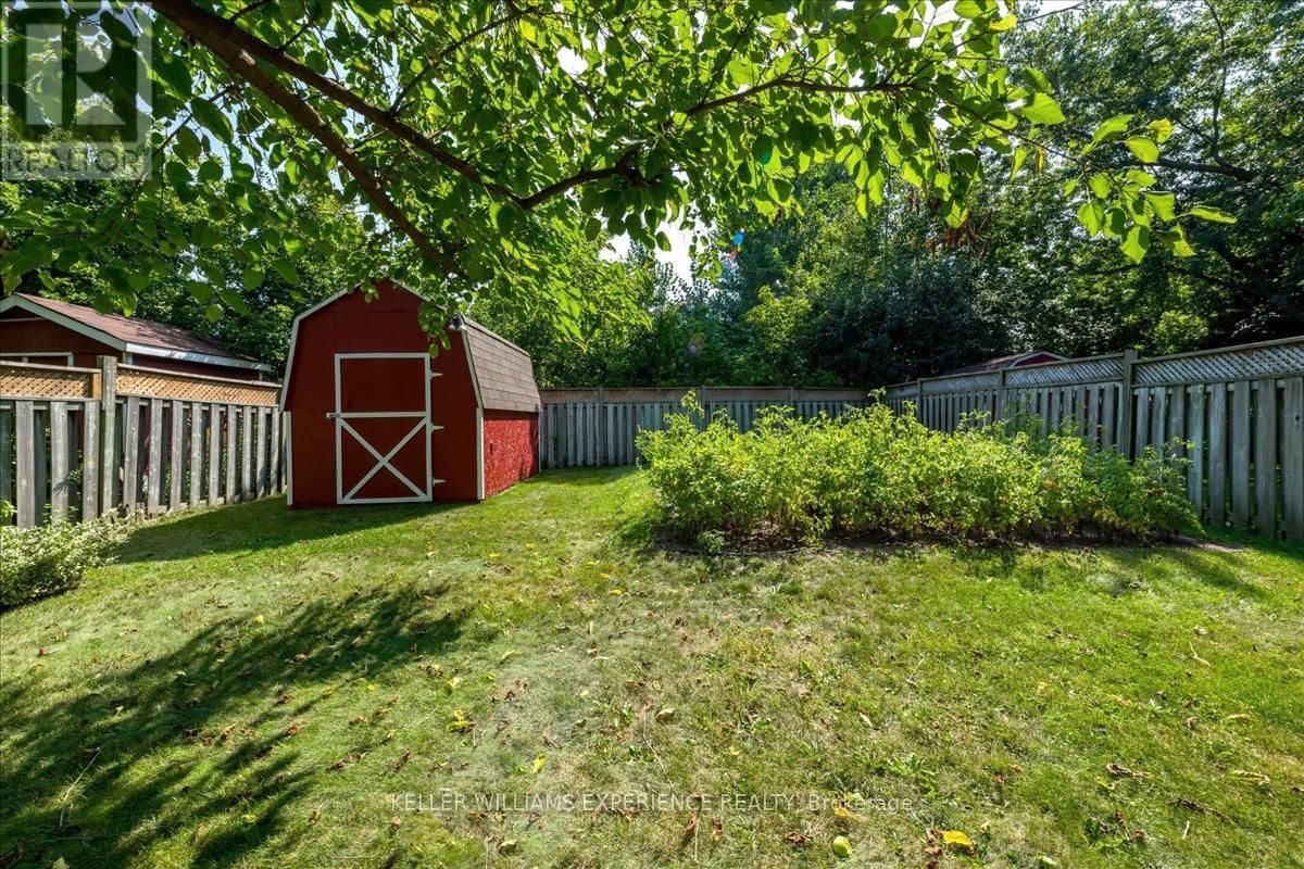 92 HICKLING TRAIL Image 35
