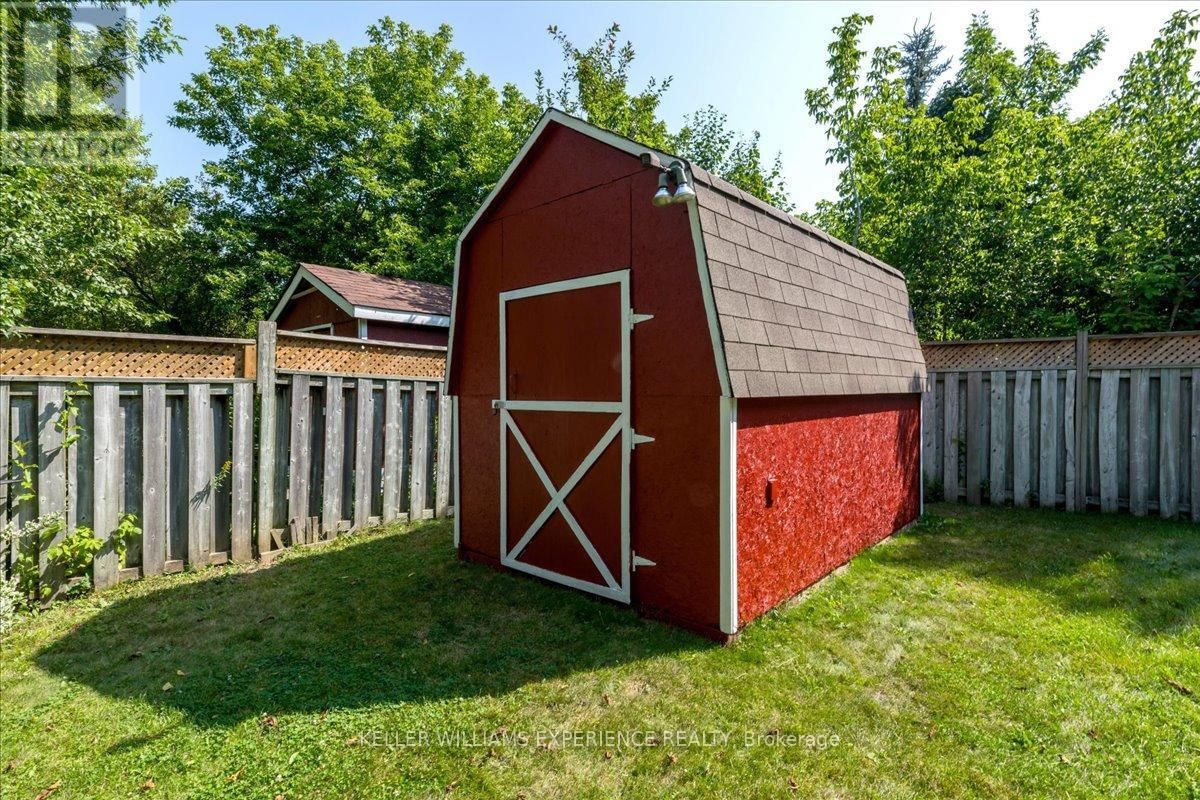 92 HICKLING TRAIL Image 36