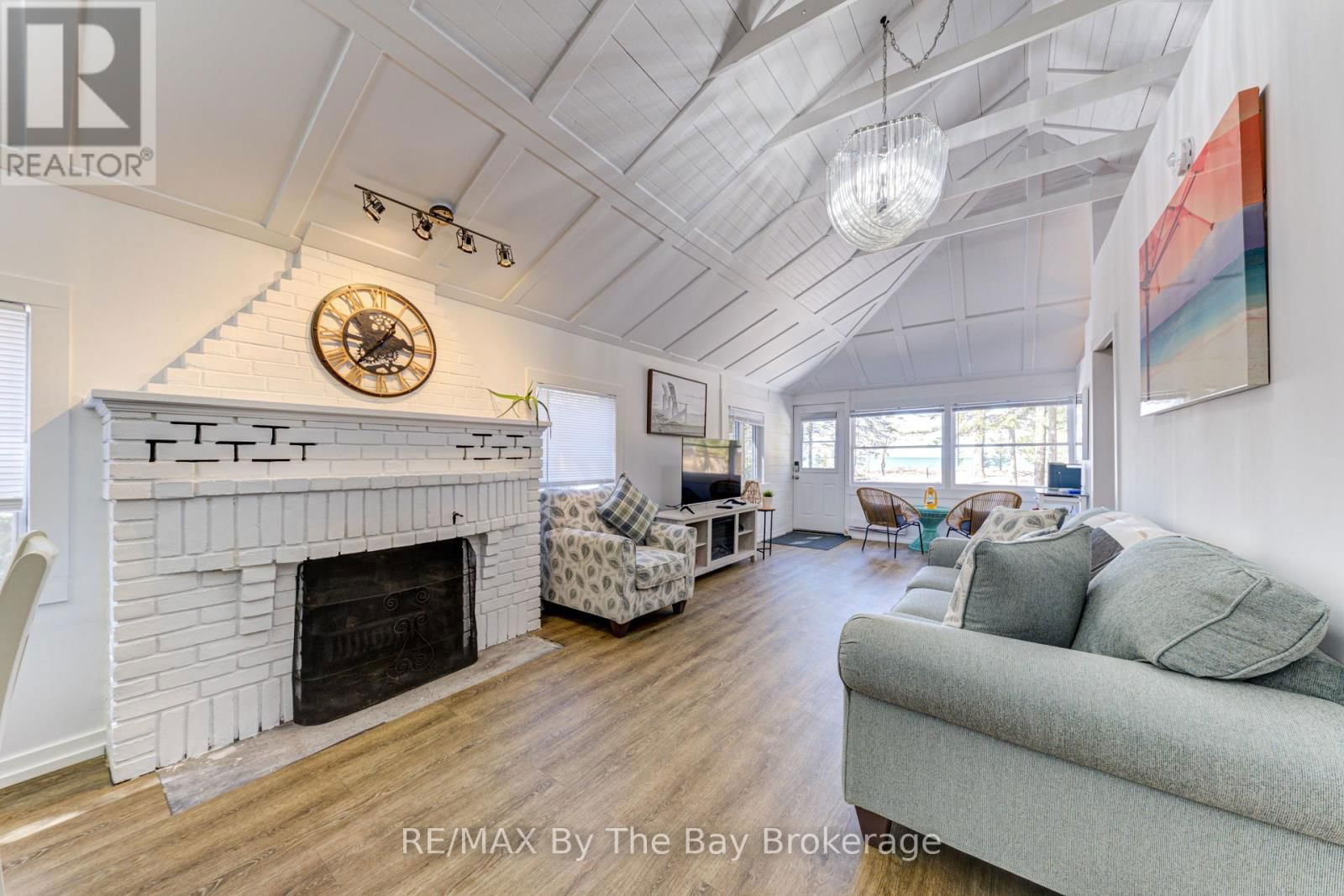 278 COASTLINE DRIVE Image 12