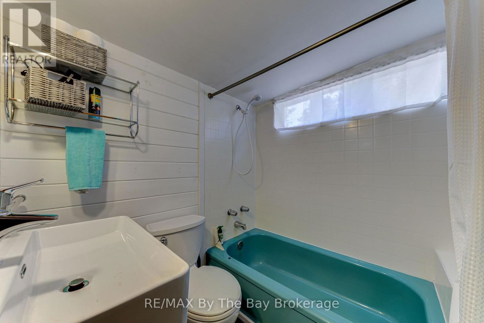 278 COASTLINE DRIVE Image 19
