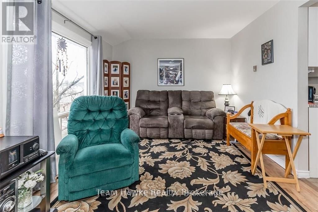 178 WILLIAM STREET Image 8