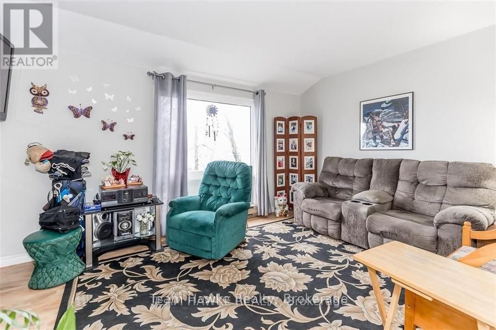 178 WILLIAM STREET Image 9