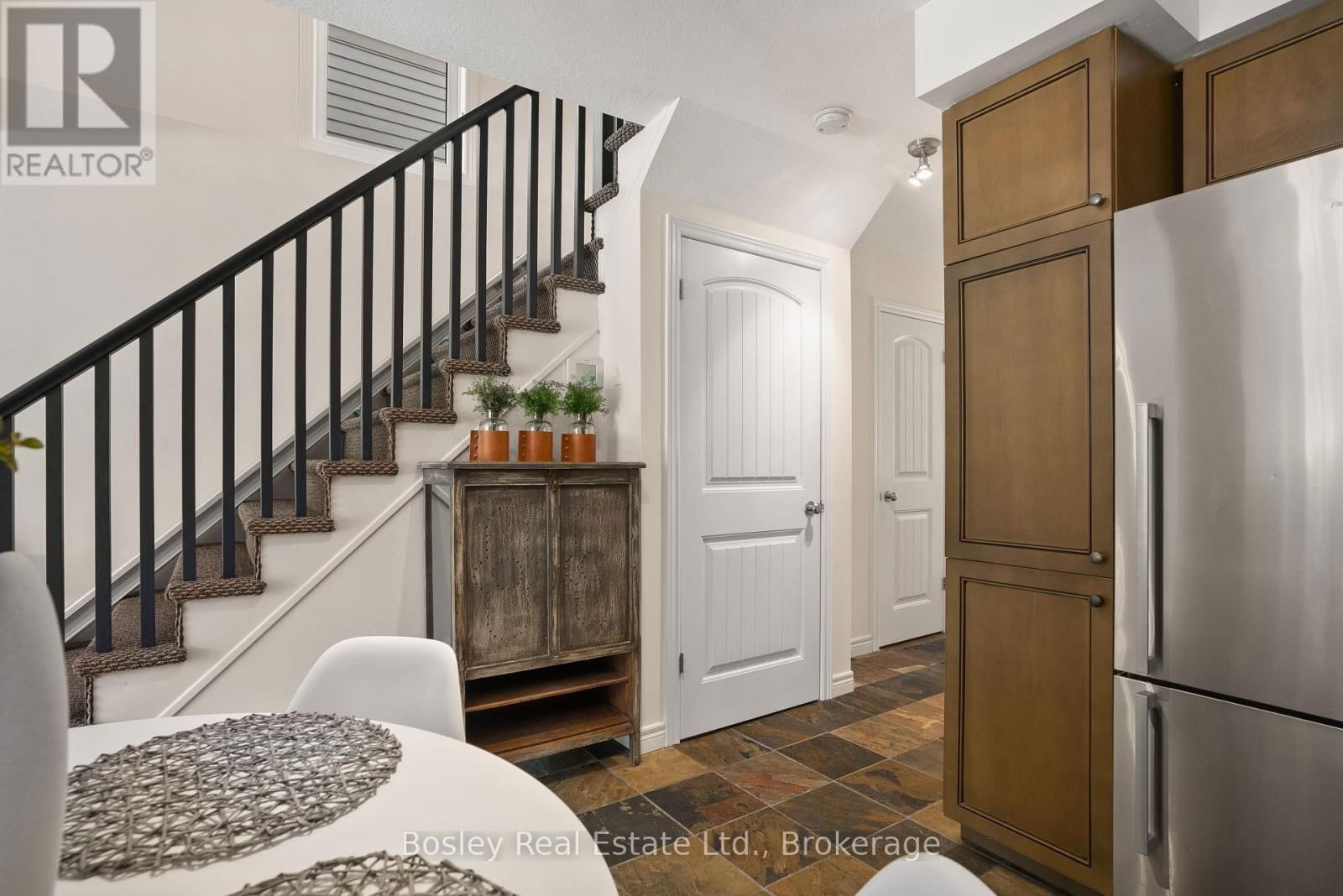 41 SILVER GLEN BOULEVARD Image 14