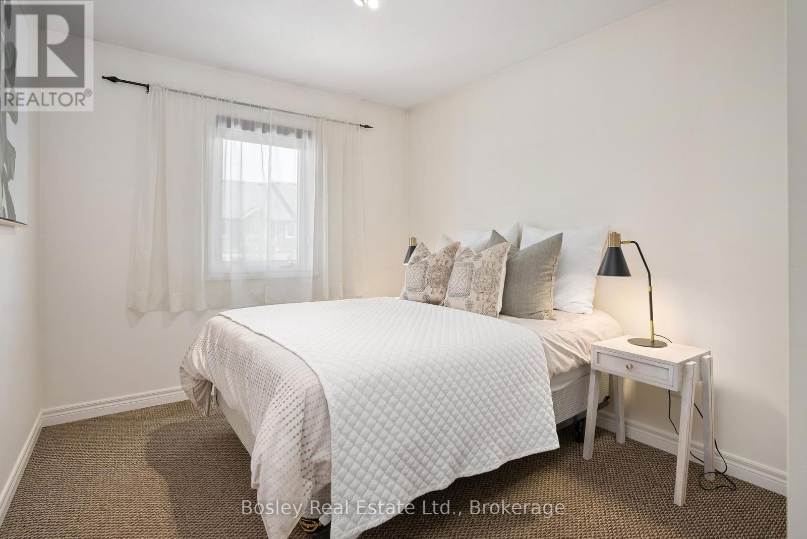 41 SILVER GLEN BOULEVARD Image 19