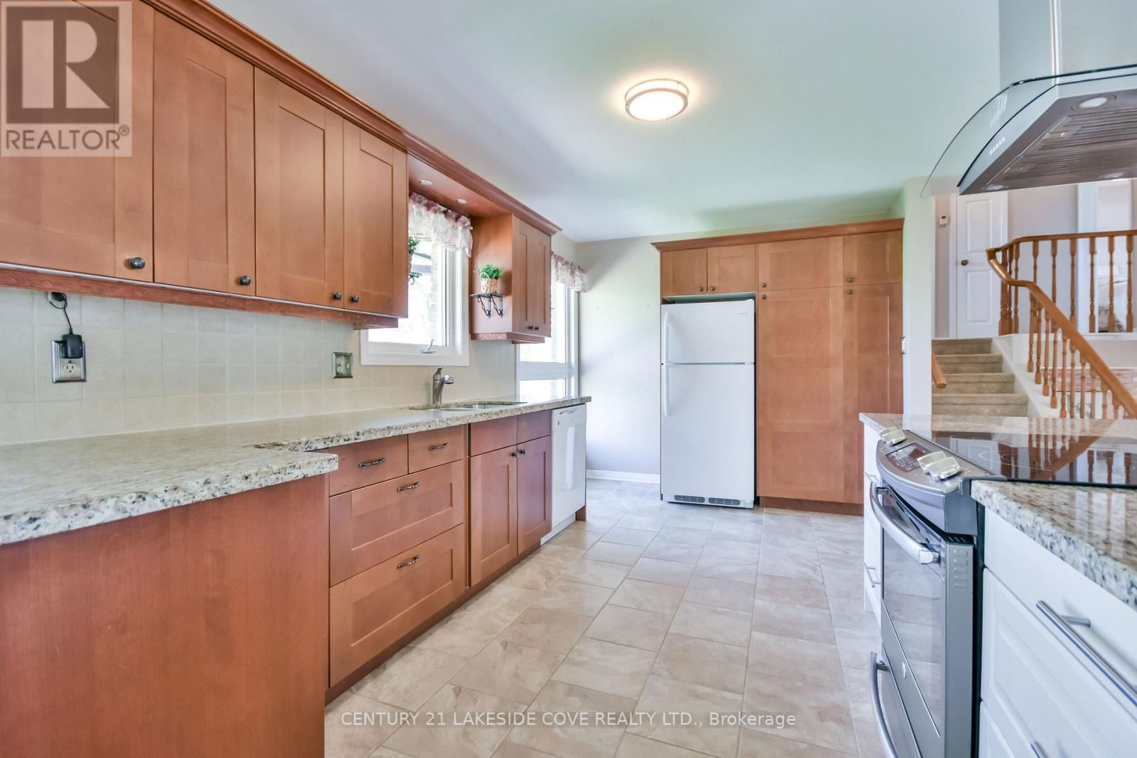 121 BAYSHORE DRIVE Image 14