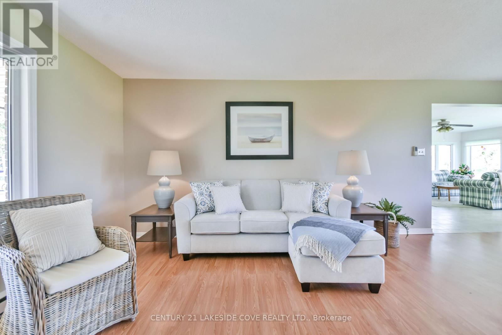 121 BAYSHORE DRIVE Image 7