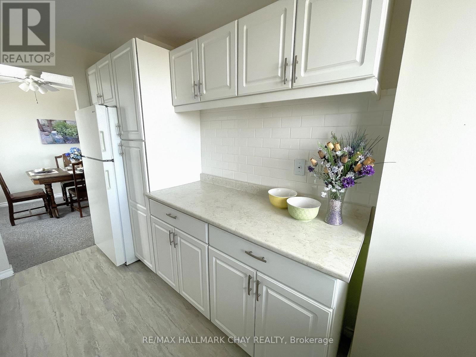 702 - 414 BLAKE STREET Image 11