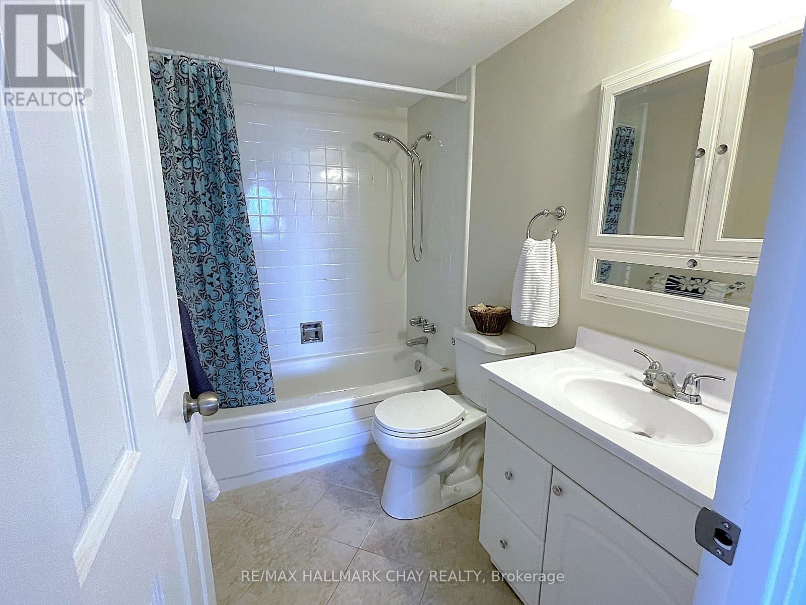 702 - 414 BLAKE STREET Image 12