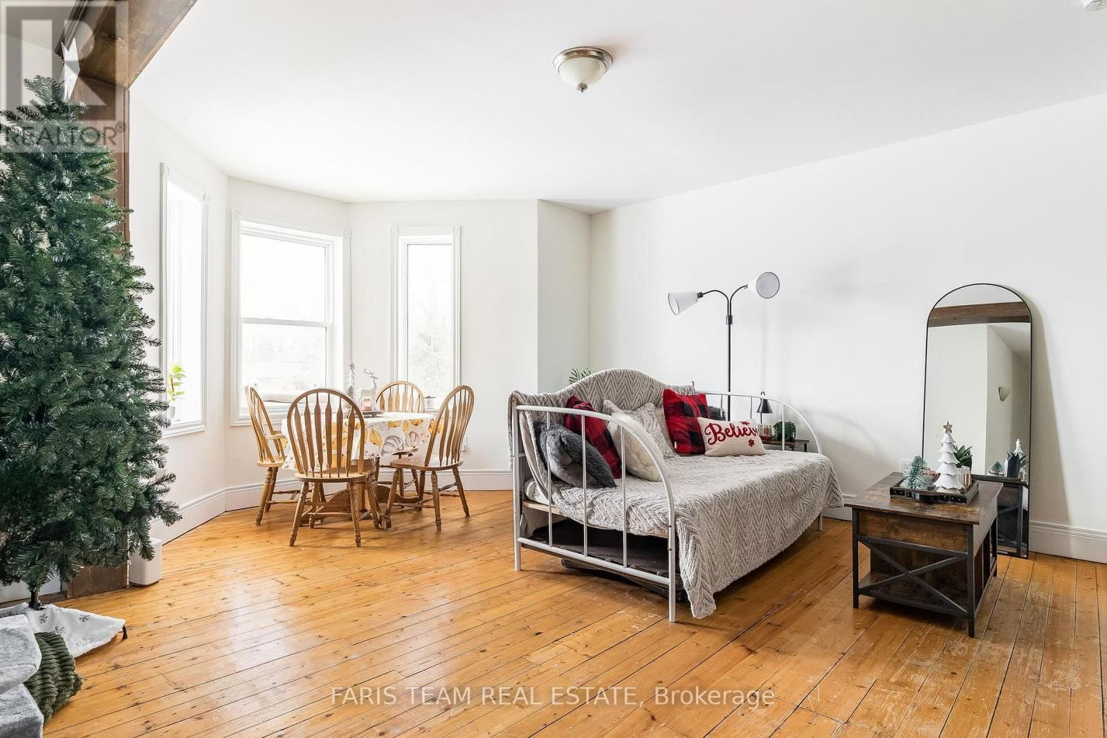 56 BARRIE ROAD Image 13