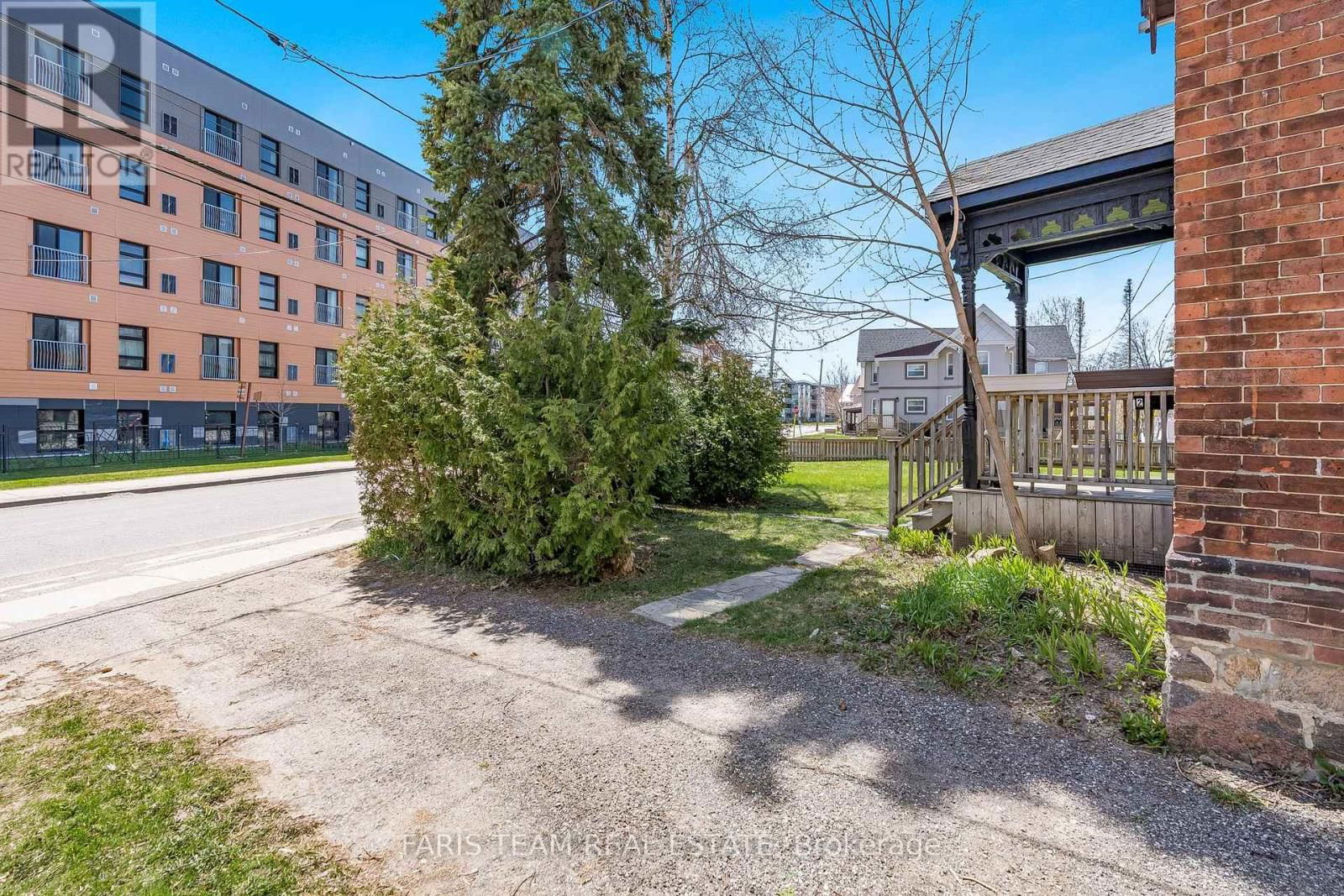 56 BARRIE ROAD Image 20