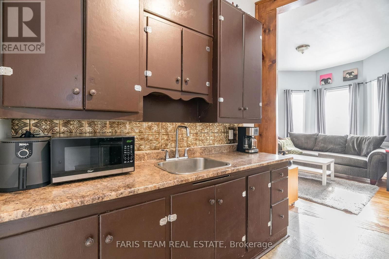 56 BARRIE ROAD Image 6