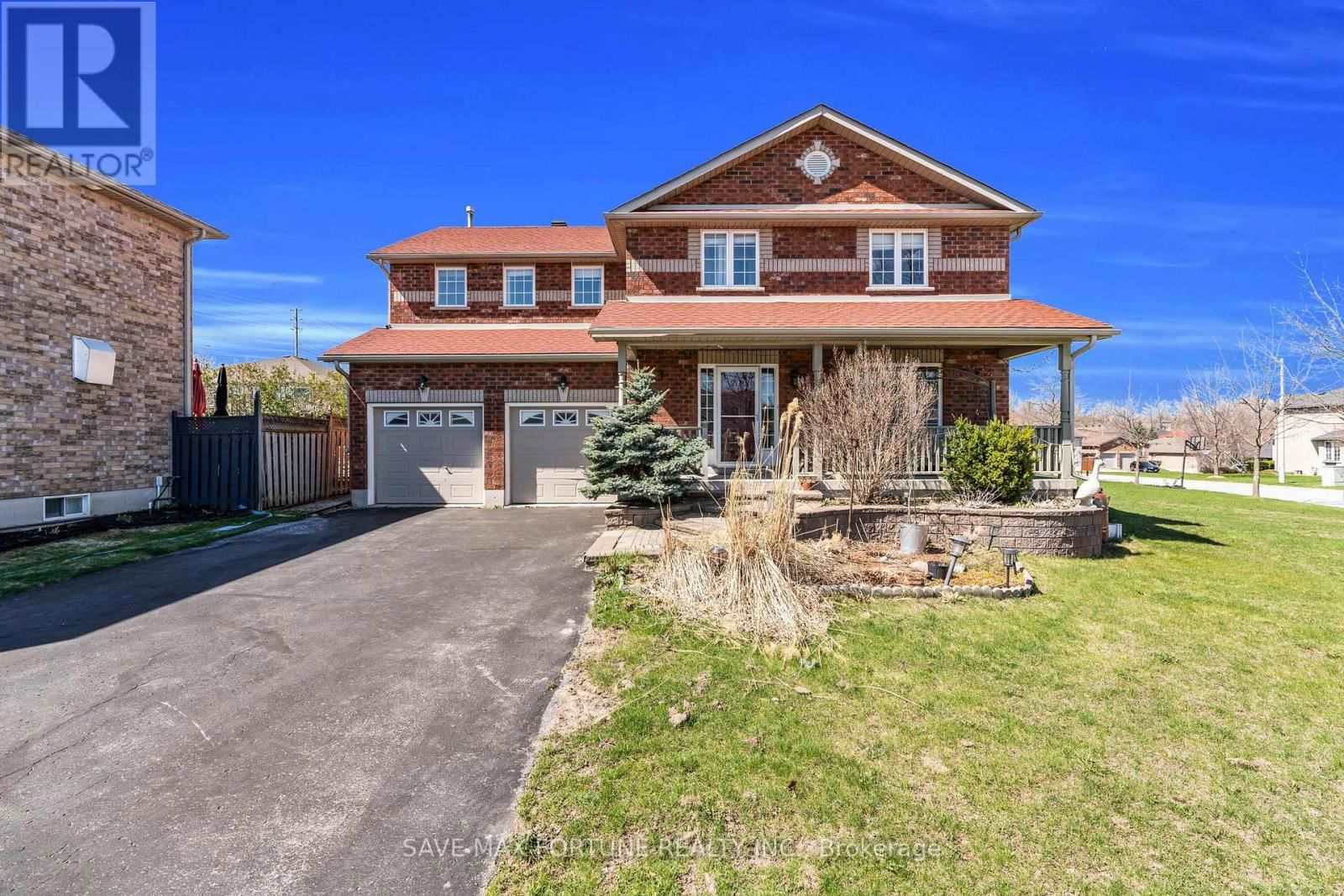 27 CAPILANO COURT Image 1