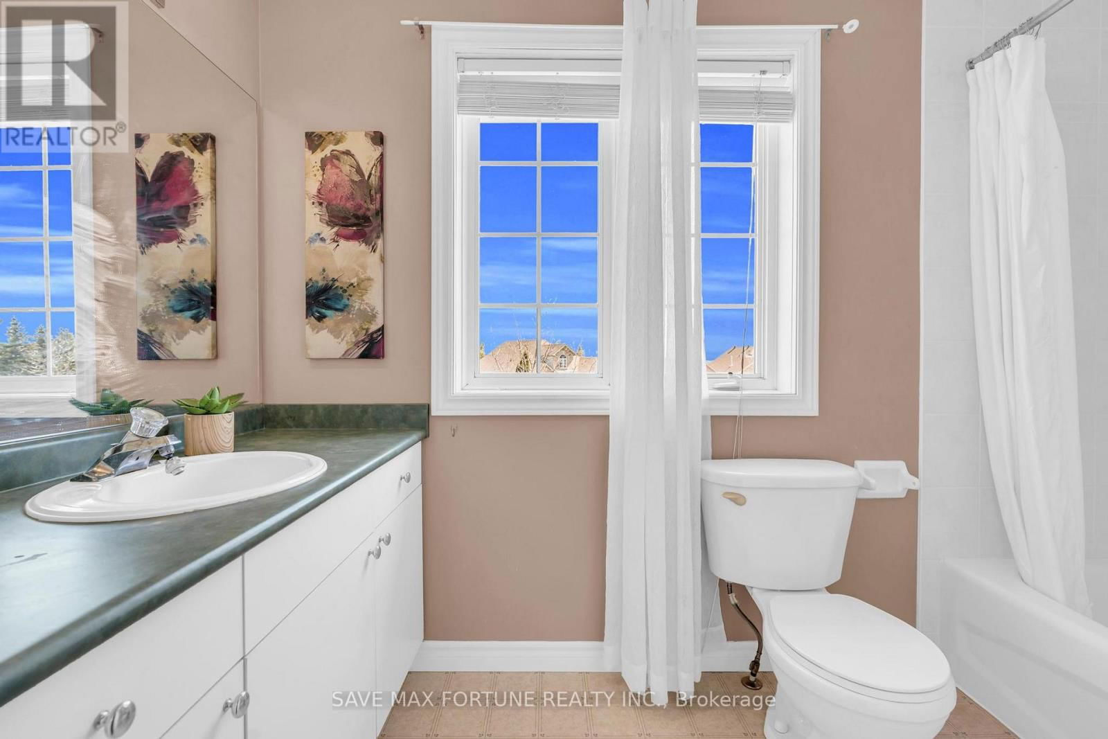 27 CAPILANO COURT Image 25