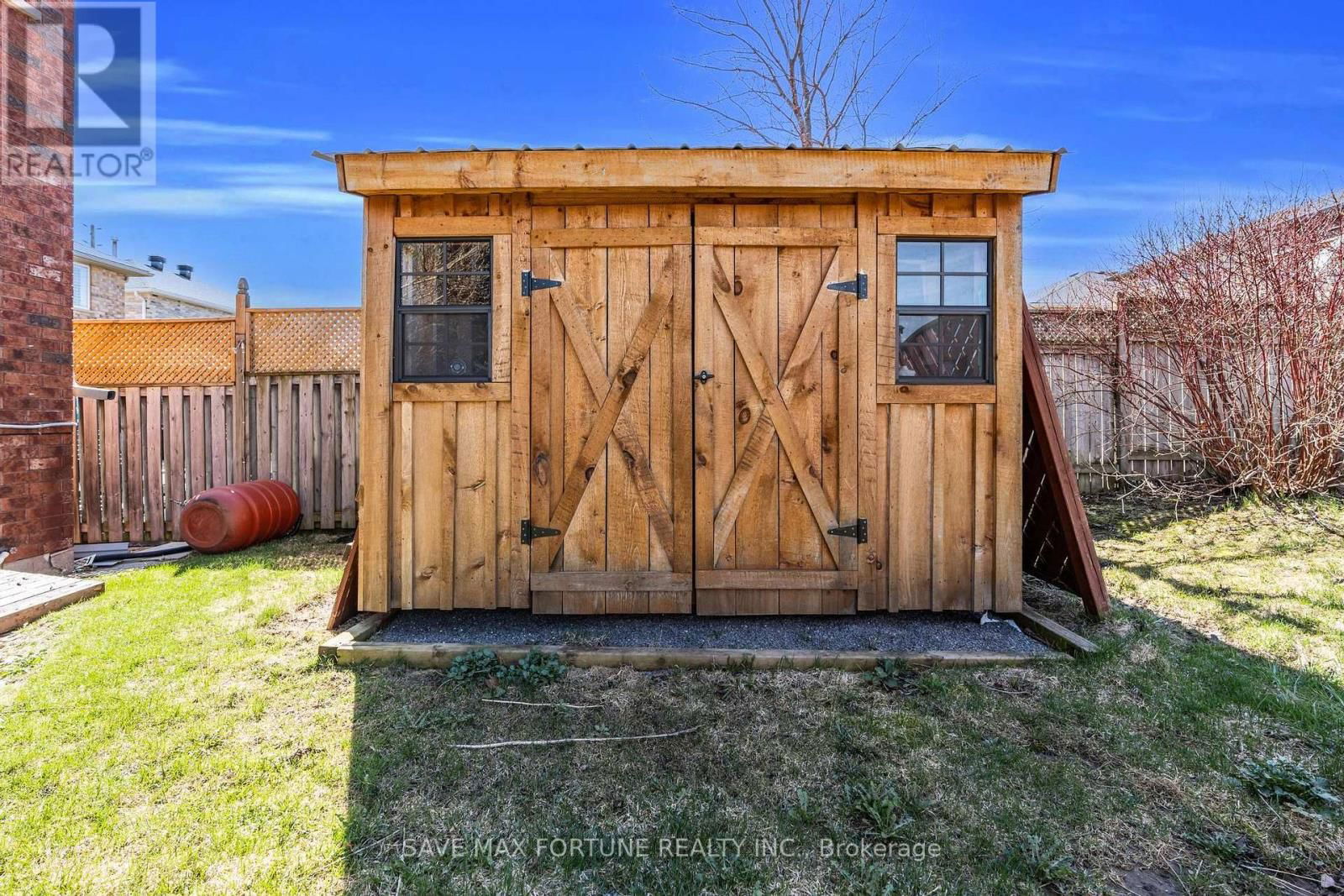 27 CAPILANO COURT Image 31