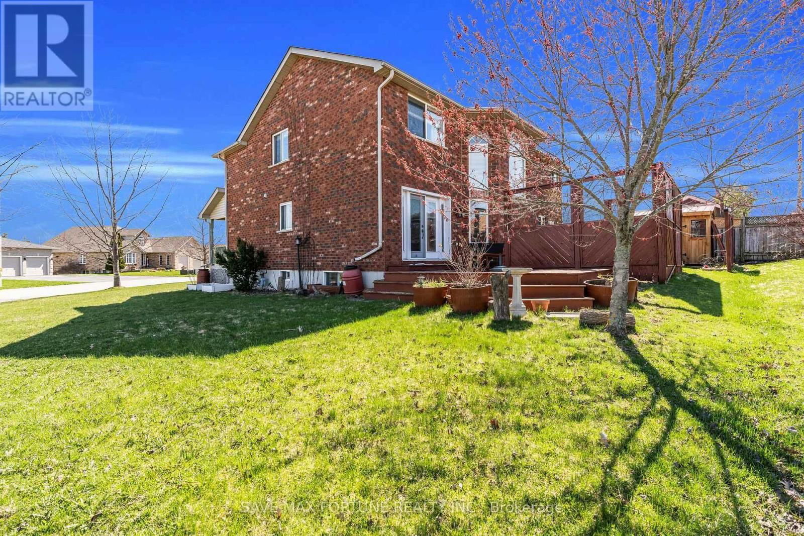 27 CAPILANO COURT Image 32