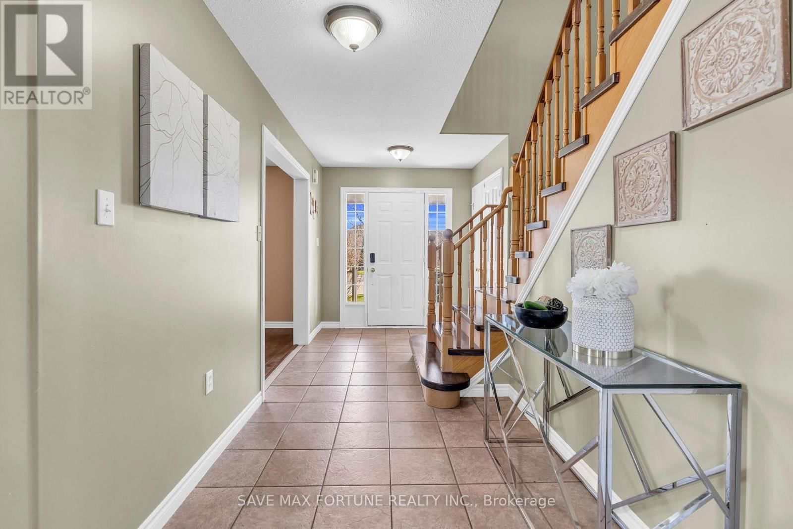 27 CAPILANO COURT Image 5