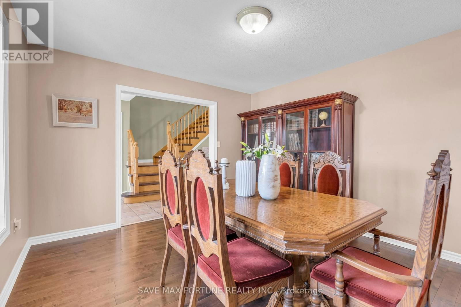 27 CAPILANO COURT Image 7