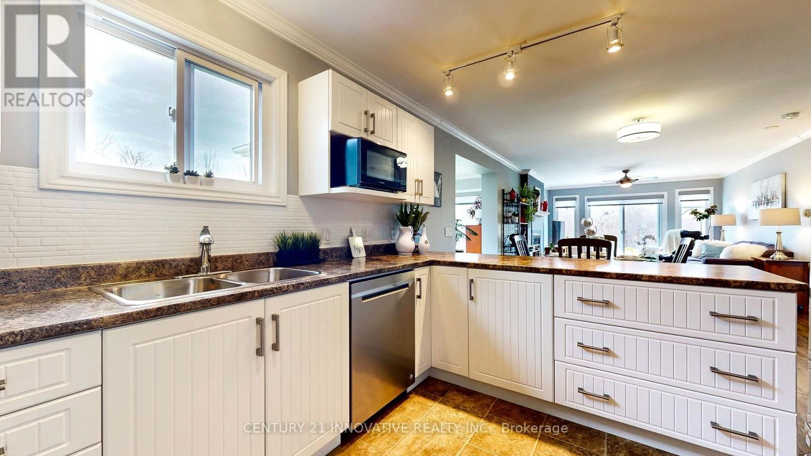 15 AINSWORTH DRIVE Image 6