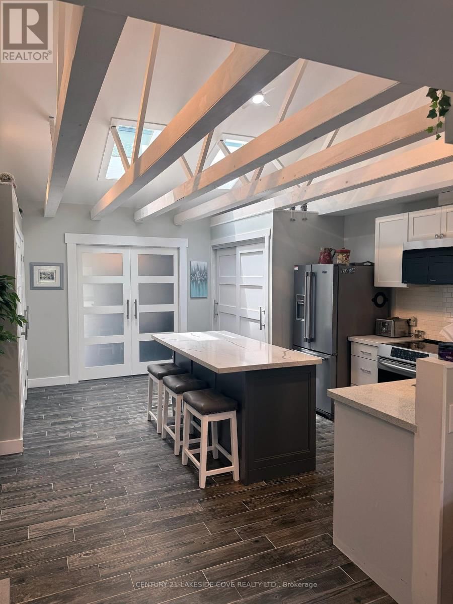 Unit 2 - 3 PARADISE BOULEVARD Image 7