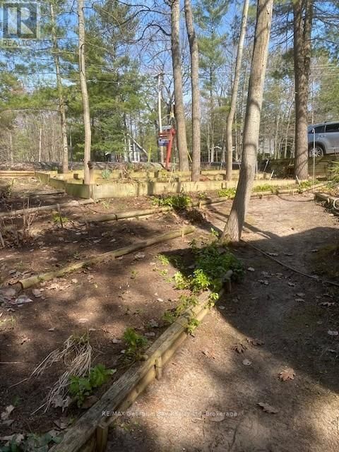 1246 TINY BEACHES ROAD NORTH Image 30