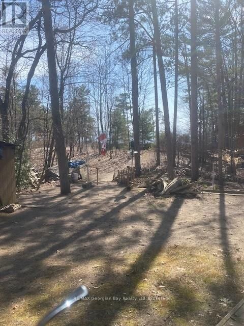 1246 TINY BEACHES ROAD NORTH Image 34