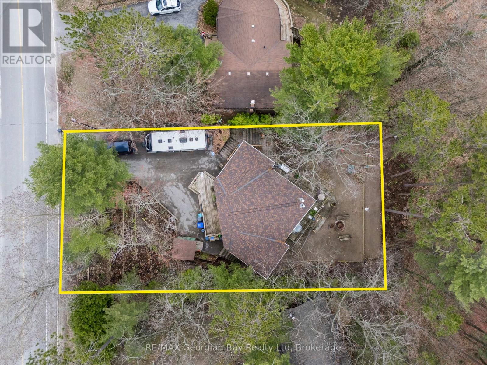 1246 TINY BEACHES ROAD NORTH Image 43
