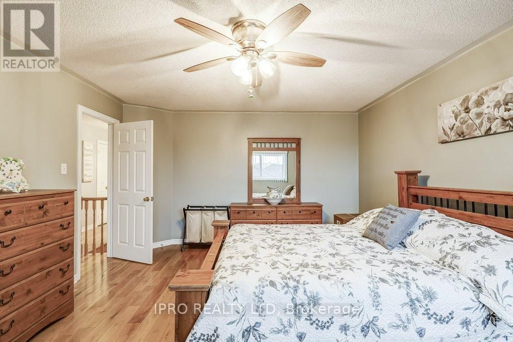 9 TIMOTHY LANE Image 30