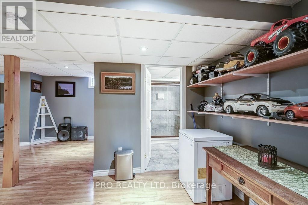 9 TIMOTHY LANE Image 43