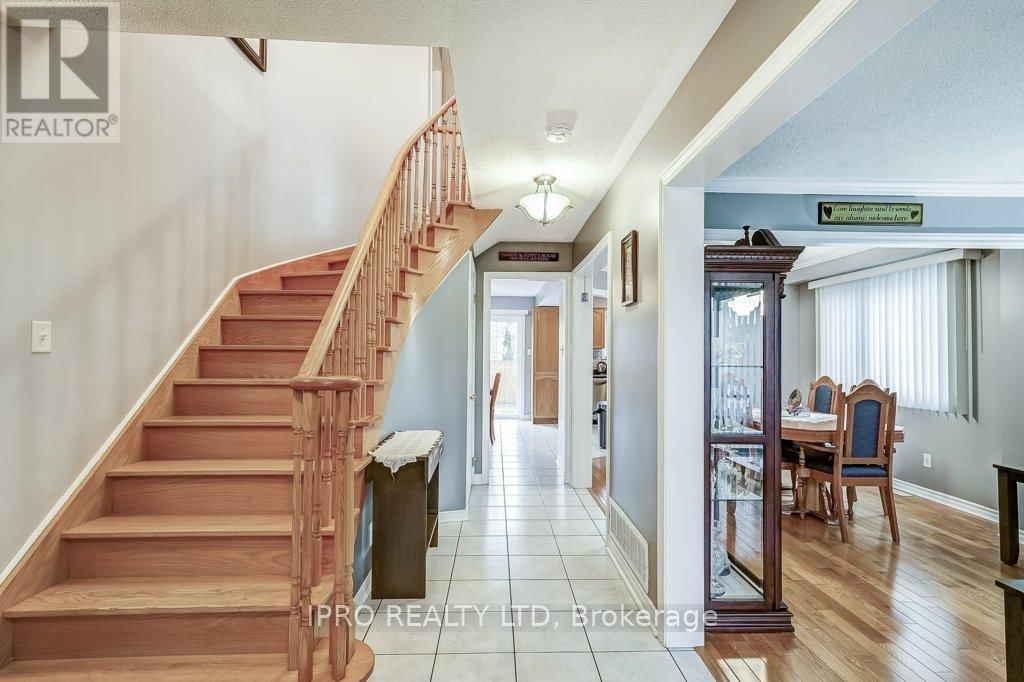 9 TIMOTHY LANE Image 7