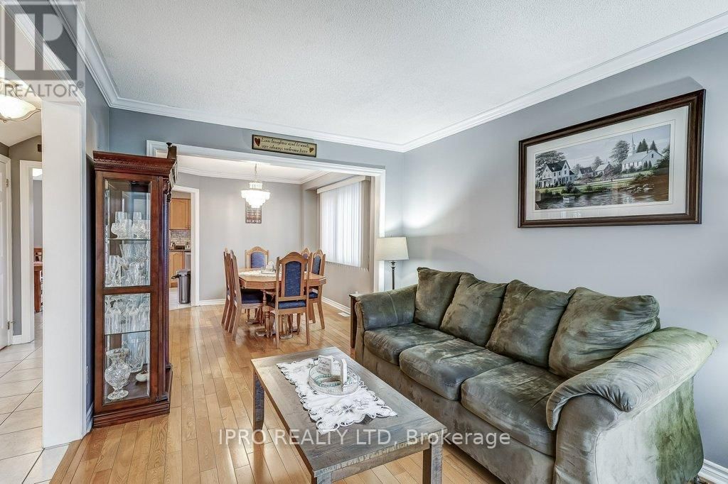 9 TIMOTHY LANE Image 9