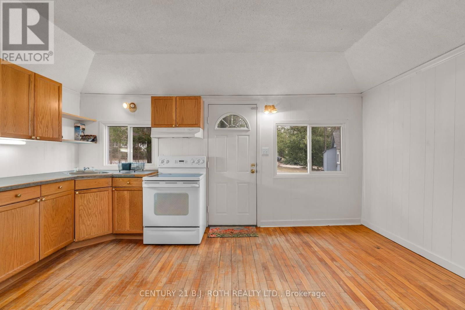 2026 TINY BEACHES ROAD SOUTH Image 18