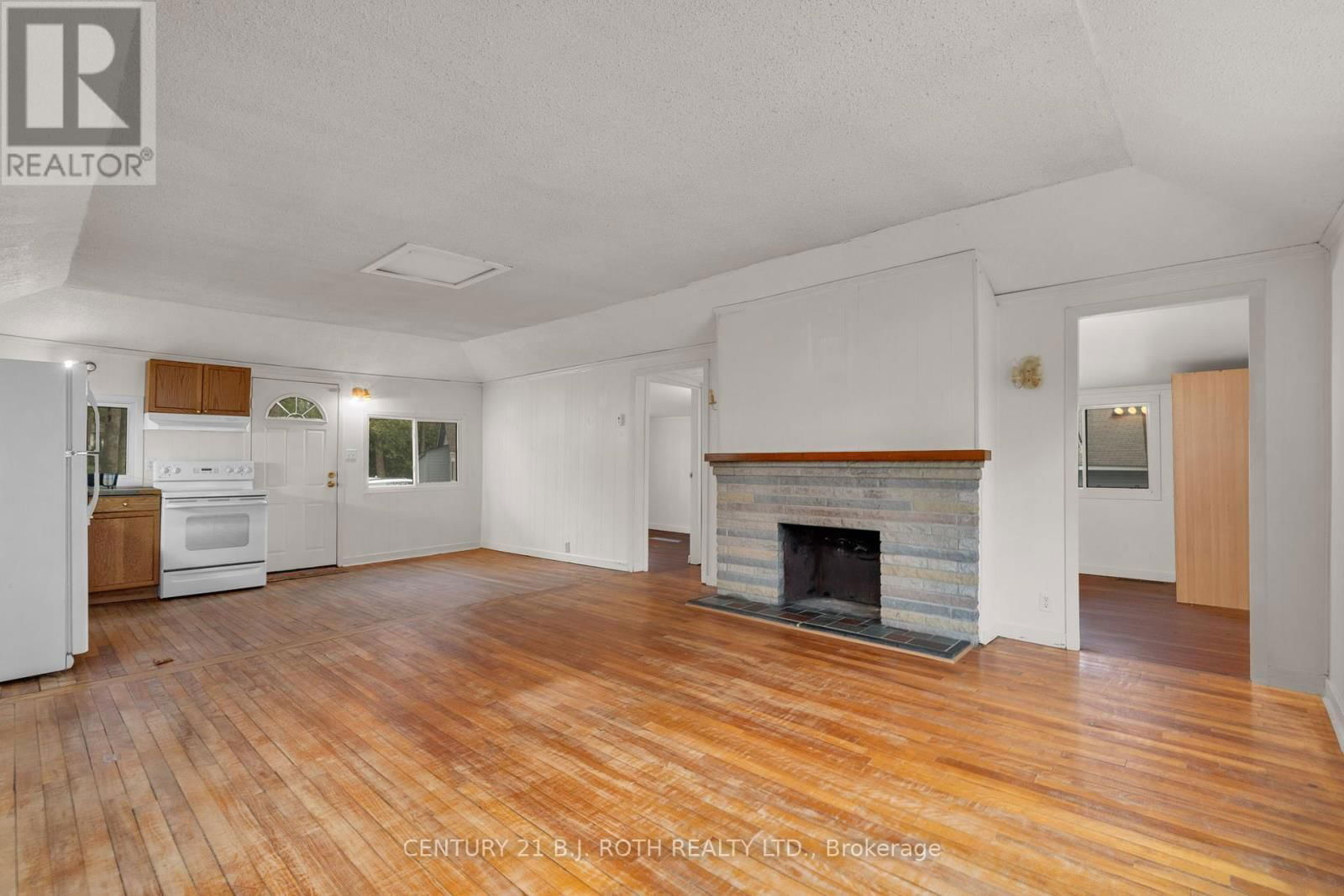 2026 TINY BEACHES ROAD SOUTH Image 17