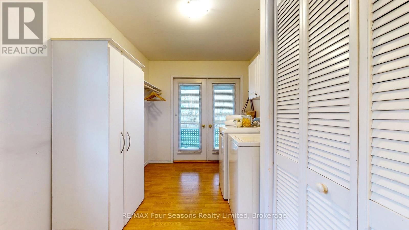 104 OAK STREET Image 13