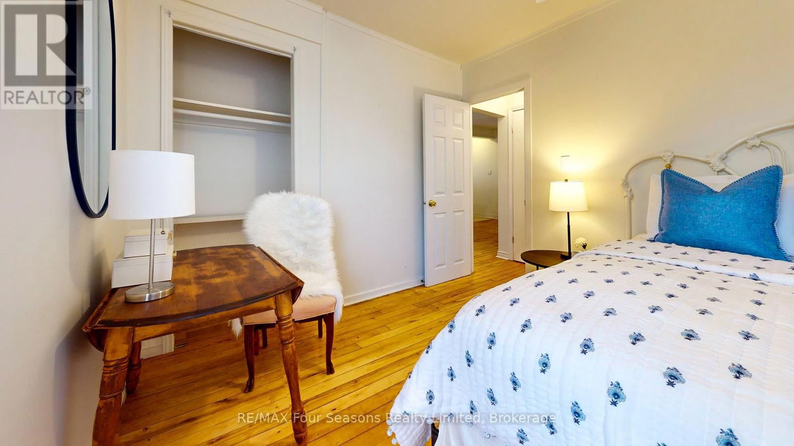 104 OAK STREET Image 18