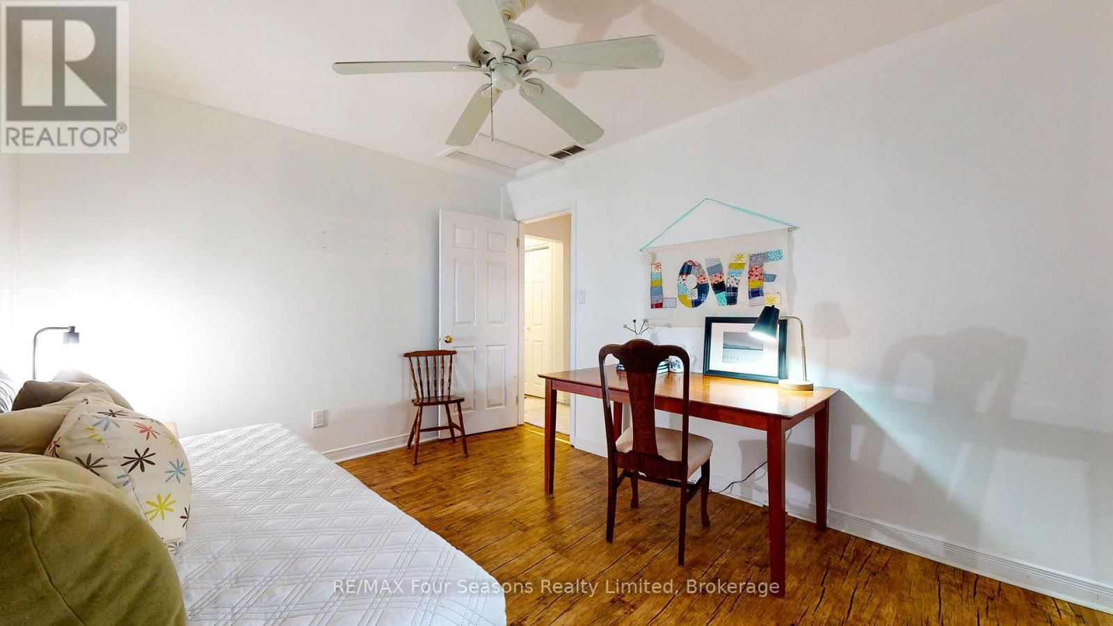 104 OAK STREET Image 19